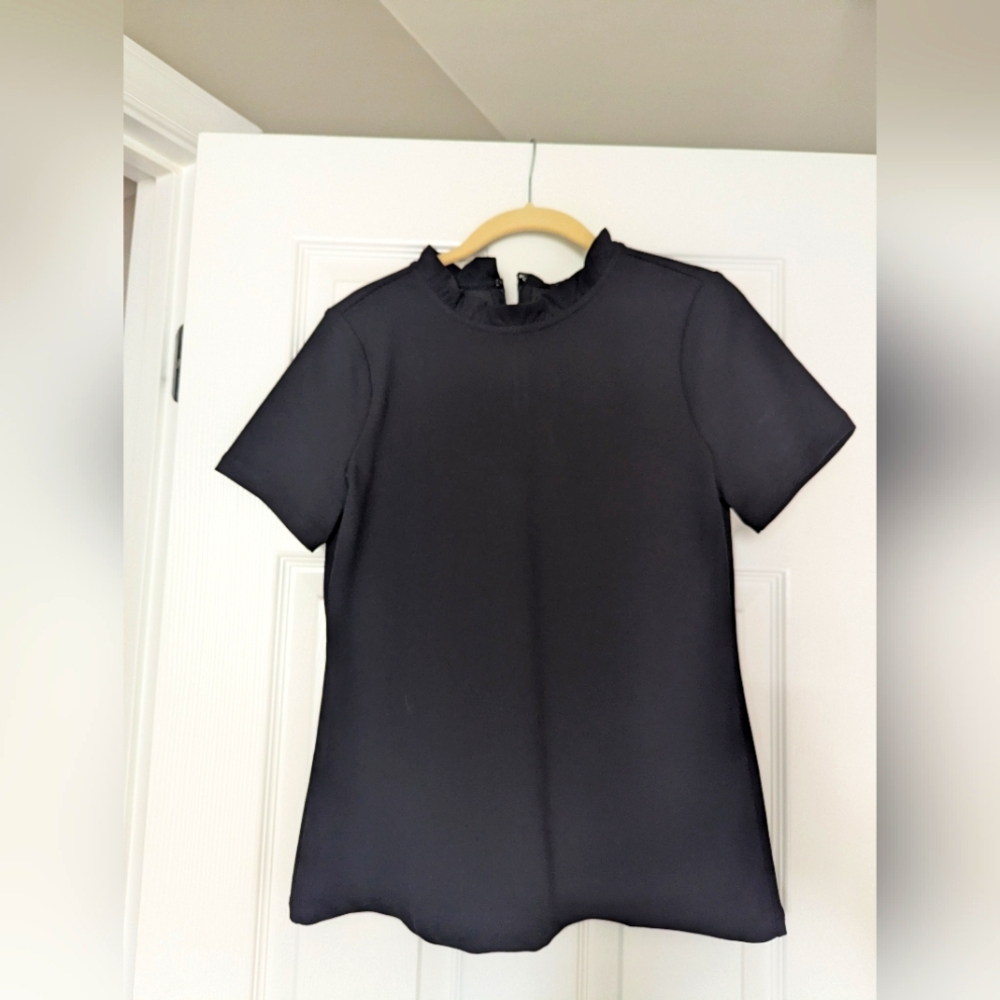 Ann Taylor Ruffle Neck Black Top Blouse Zip Back Elevated Shirt Vitage Detail